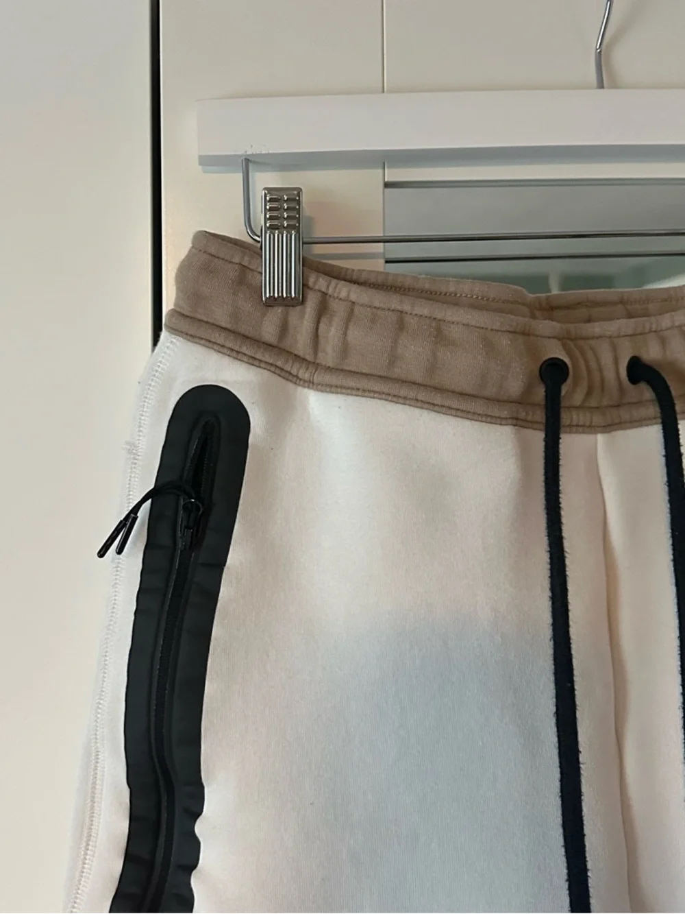 Nike Tech Fleece Colorblock White and Tan Jogger Sweatpants with Black Accents - Picture 2 of 4